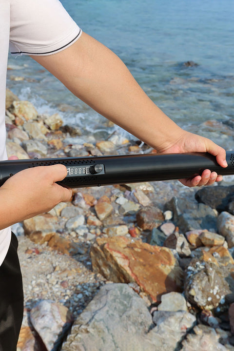 Battery Powered Carbon Fiber Landing Net with Extendable Handle